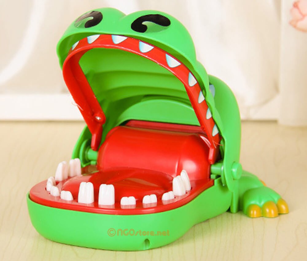 đồ chơi khám răng cá sấu