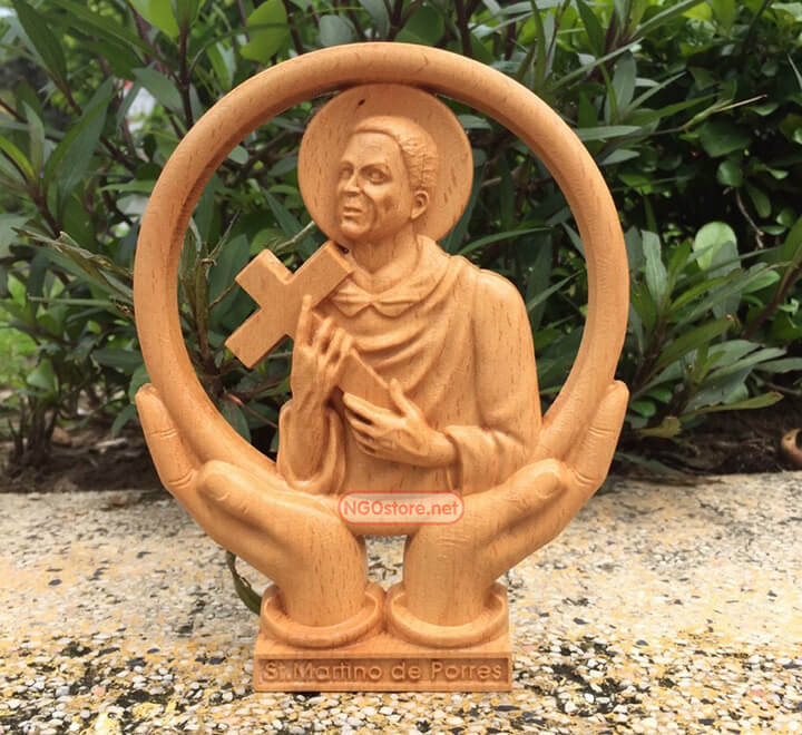 tuong-go-thanh-martino-de-porres-de-ban-02 tượng gỗ thánh martino de porres để bàn